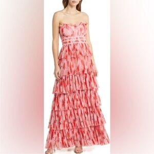 Hutch Monaco Strapless Ruffle Tiered
Plissé Gown 00P red‎ and pink dress